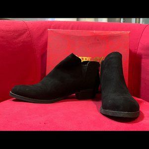 Carlos by Carlos Santana Black Bates 2 Faux Suede Ankle Boot 9/12 with Box